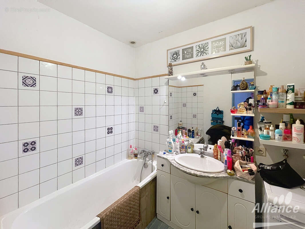 Appartement à PONT-DE-ROIDE
