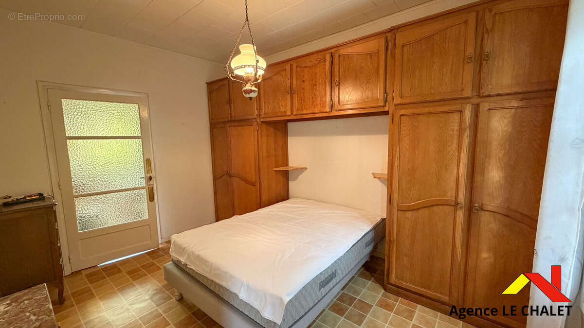 Maison 4 pièces - 82 m² - 3 chambres + possibilité d'une 4ème - Hyper centre-ville de Villeneuve-le-Roi - photo 6