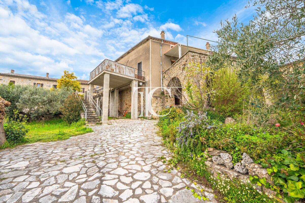 Maison à SAINT-PAUL-LE-JEUNE