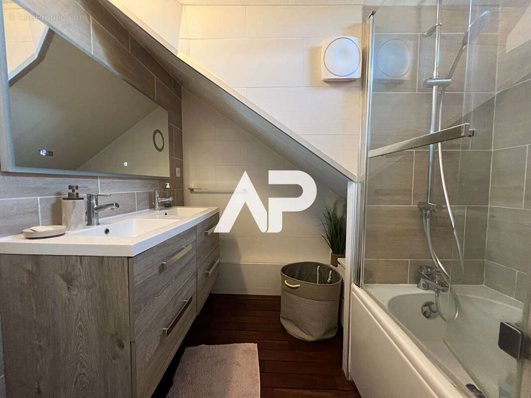 Maison à MONTMORENCY