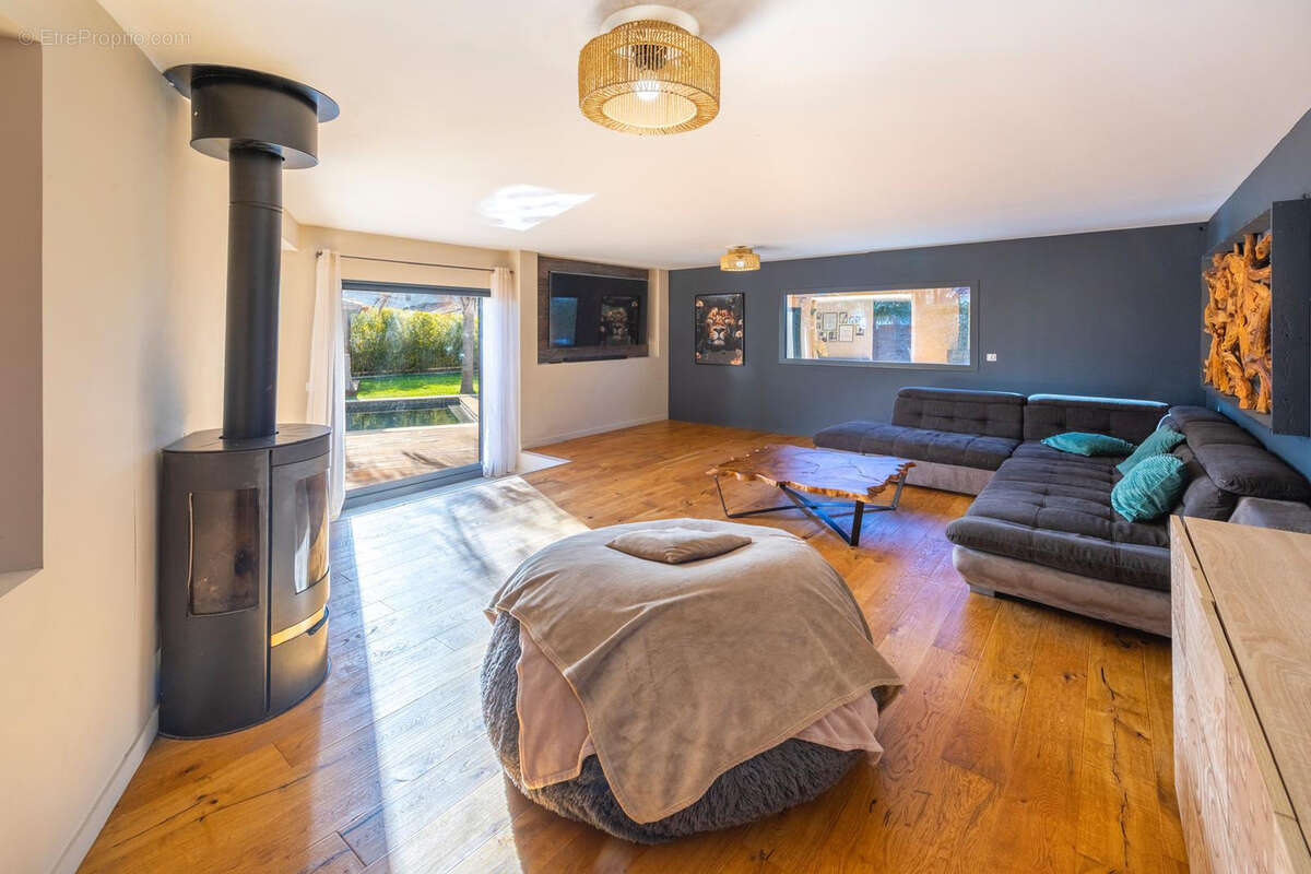 Maison à PUGET-SUR-ARGENS