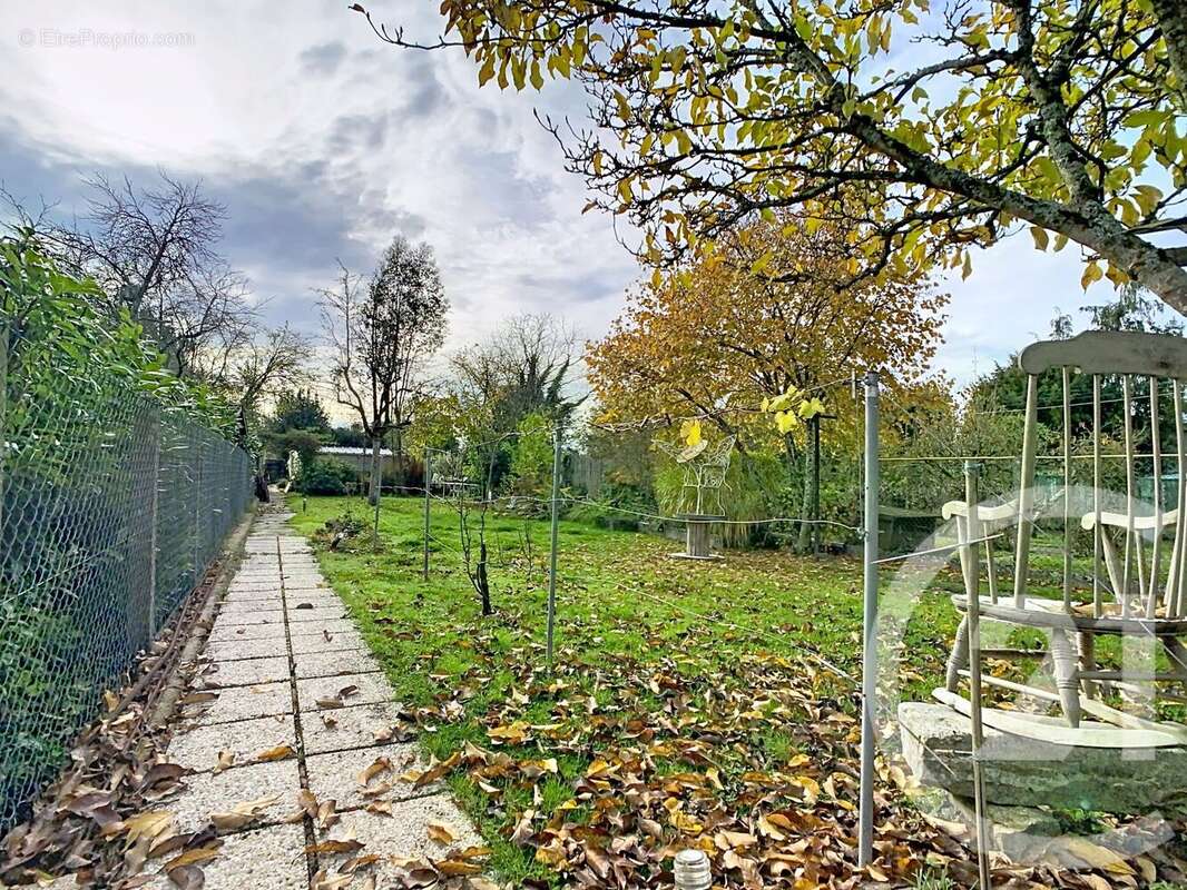 Maison à LA CHAPELLE-GAUTHIER