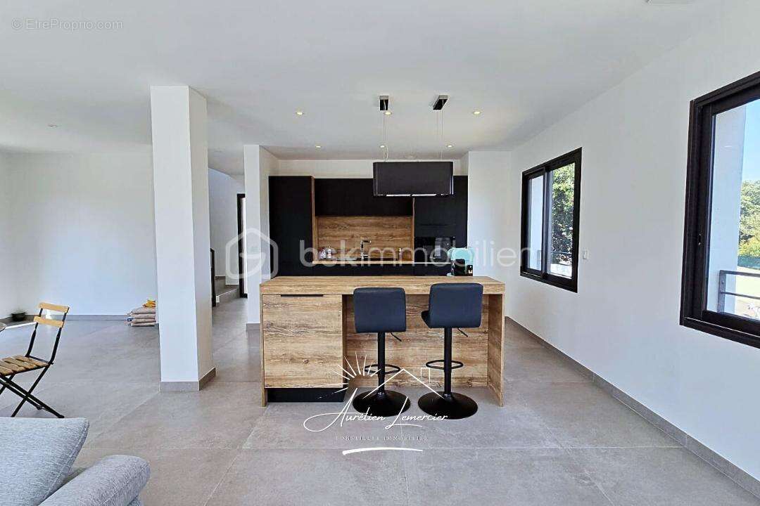 Maison à POULX
