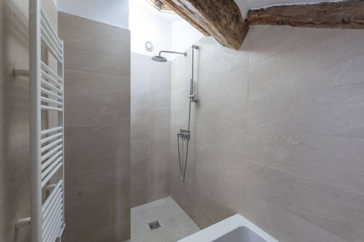 Appartement à PARIS-3E