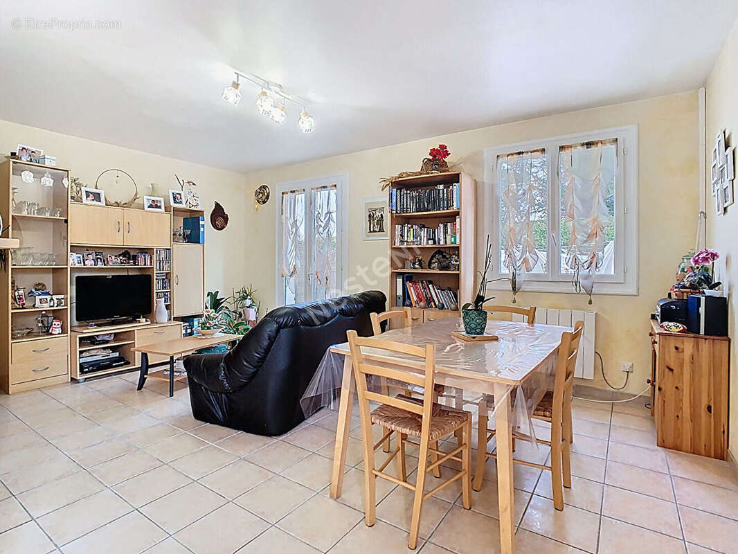 Maison à MONTREVAULT