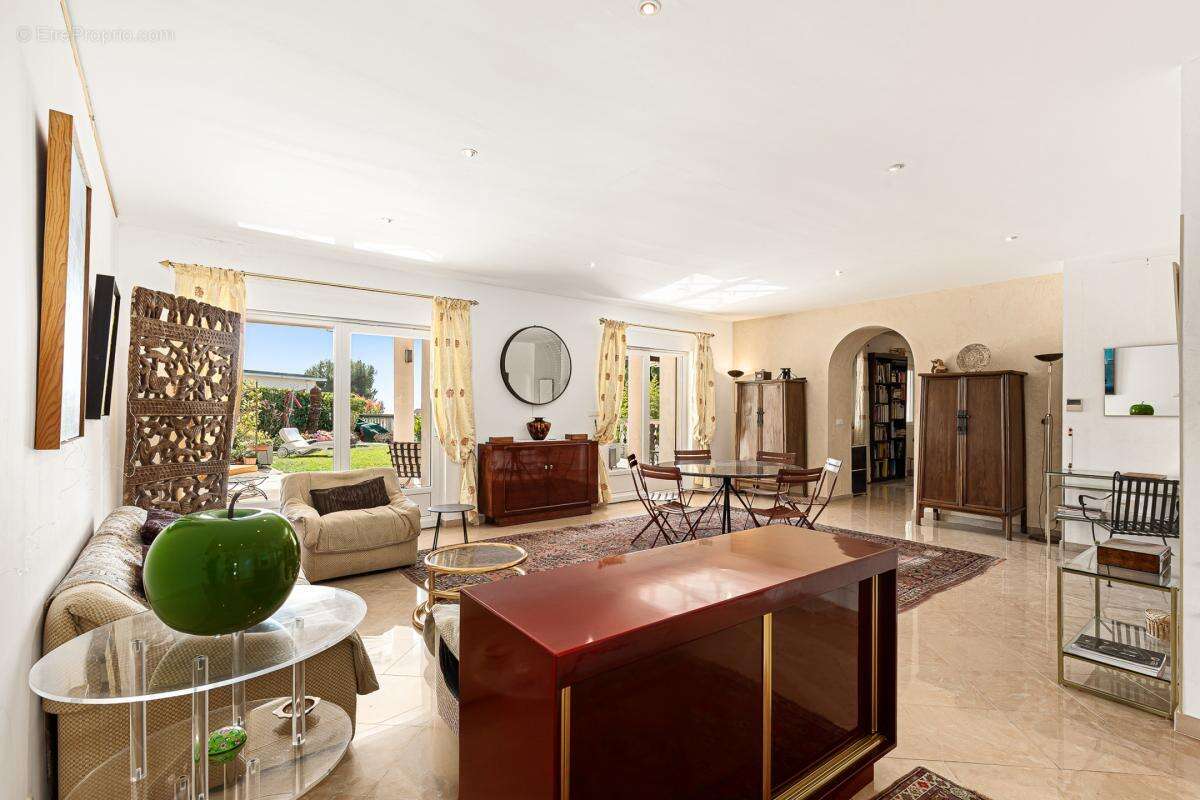 Appartement à LE CANNET