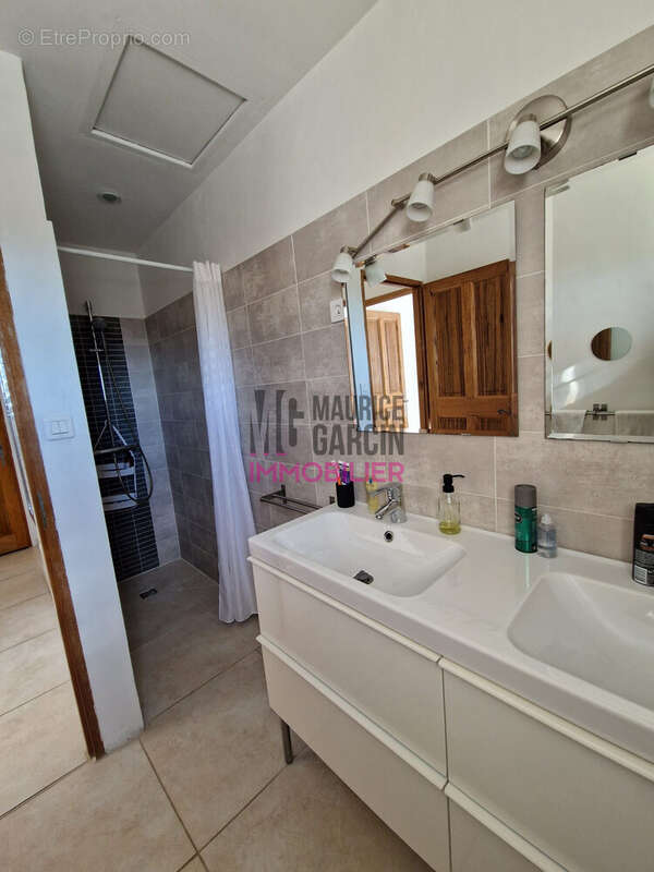 Maison à CABRIERES-D&#039;AVIGNON