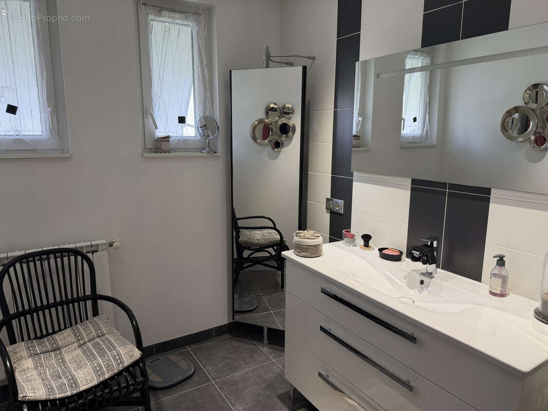 Maison à MONTAIGU-DE-QUERCY