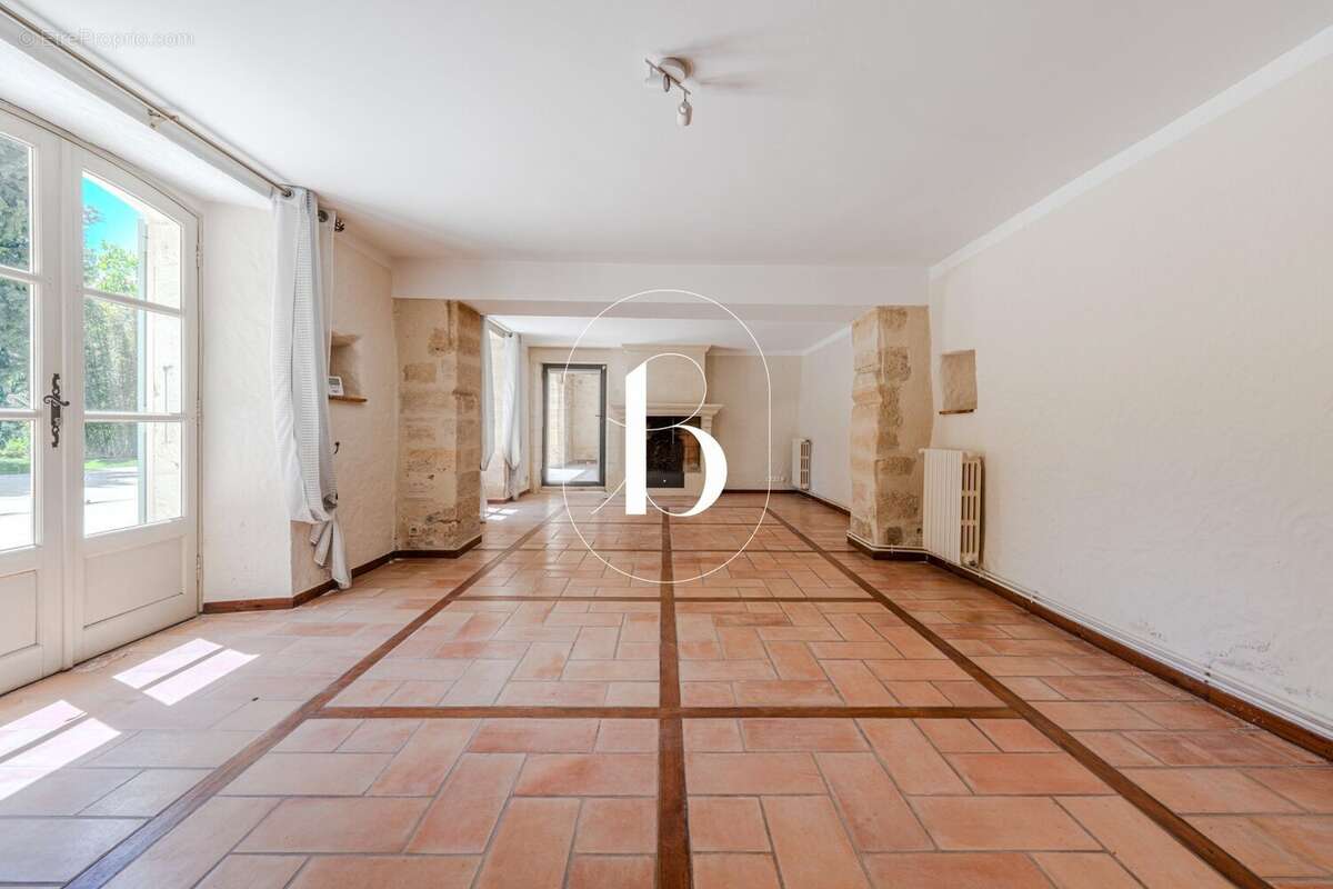 Maison à UZES