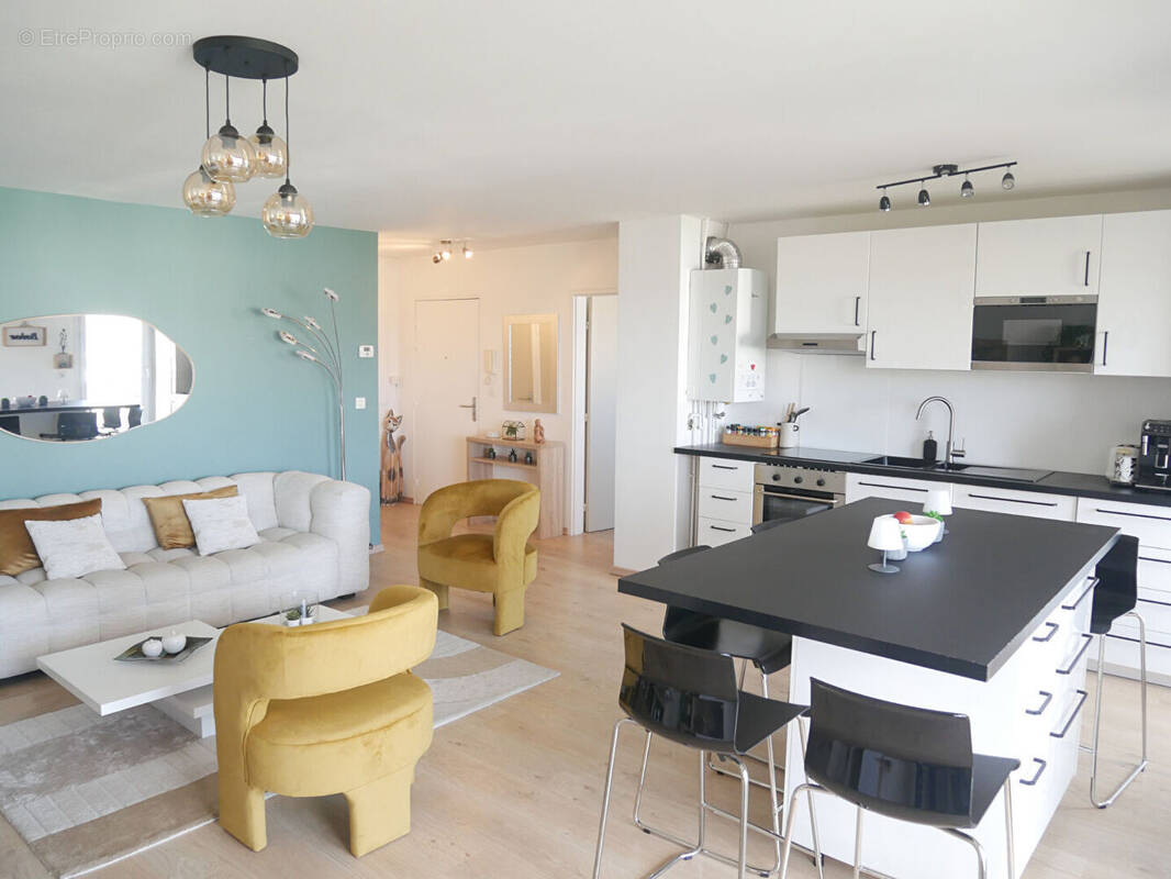 Appartement à VENELLES