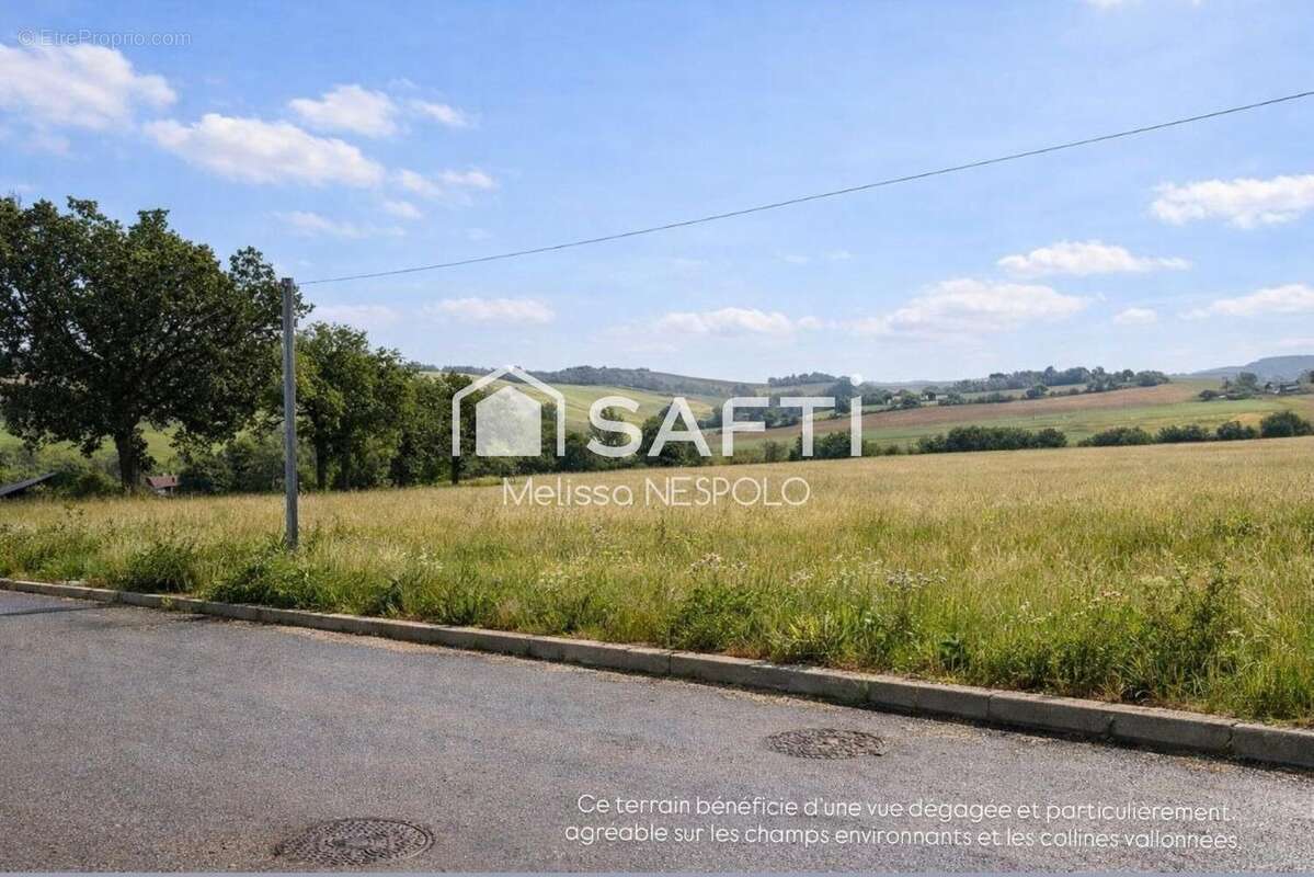 Terrain 755 m² à L'isle-Jourdain  - photo 3