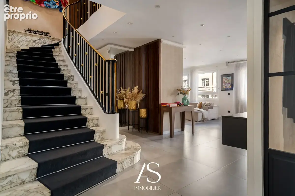 Appartement 6 pièces 152 m² · à Lyon-6e · 152 m² · 1 090 000 €