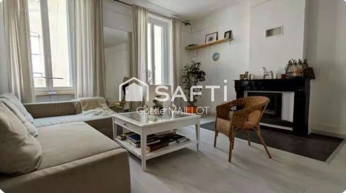 Maison 284 m² à Saint-Laurent-De-Cerdans  - photo 6