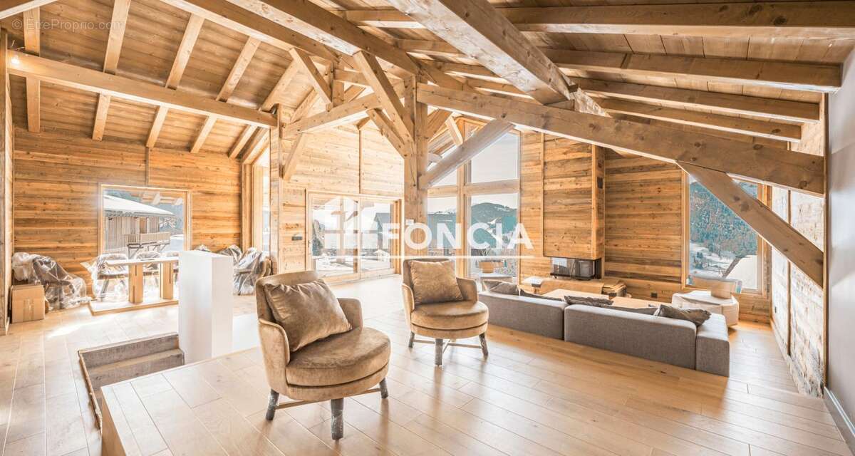 L’élégance alpine en pied de pistes : superbe chalet 4 chambres à Crest-Voland - photo 4