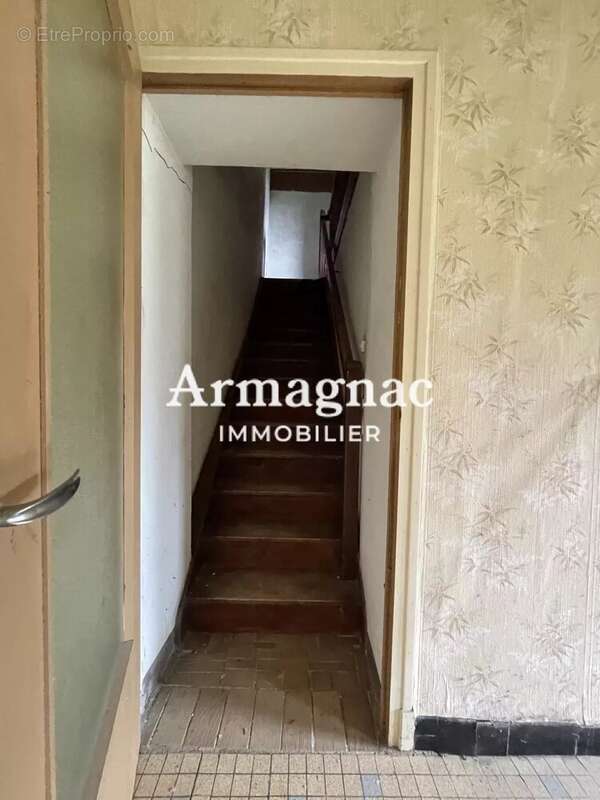 Maison à MONCRABEAU