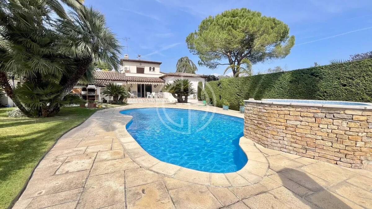 Maison à MOUGINS