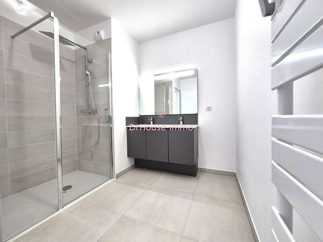 Appartement à LATTES