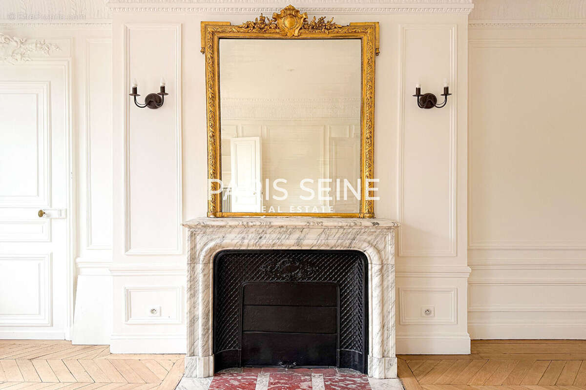 Appartement à PARIS-8E