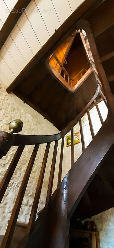 Maison à MONTIGNAC-CHARENTE