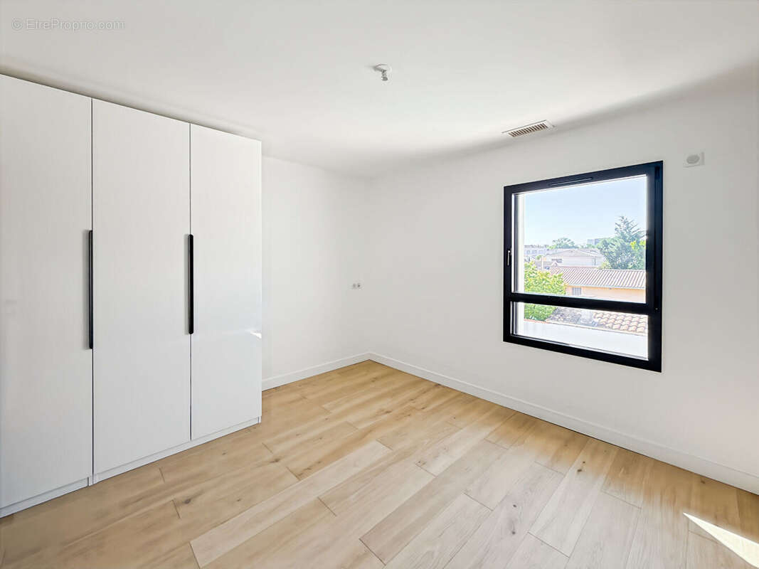 Maison à VILLENAVE-D'ORNON