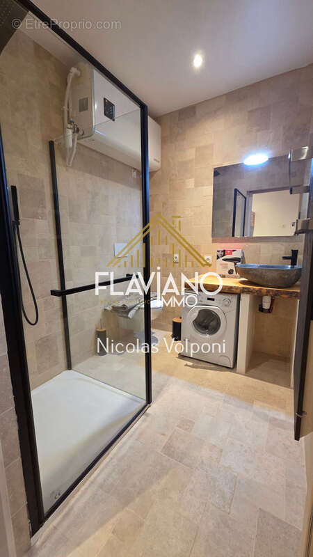 Local Commercial et appartement - photo 8