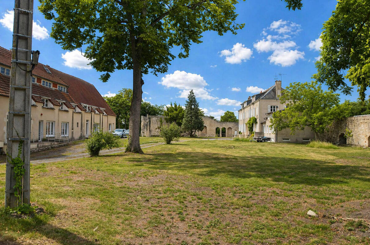 Maison à LE CHATELET