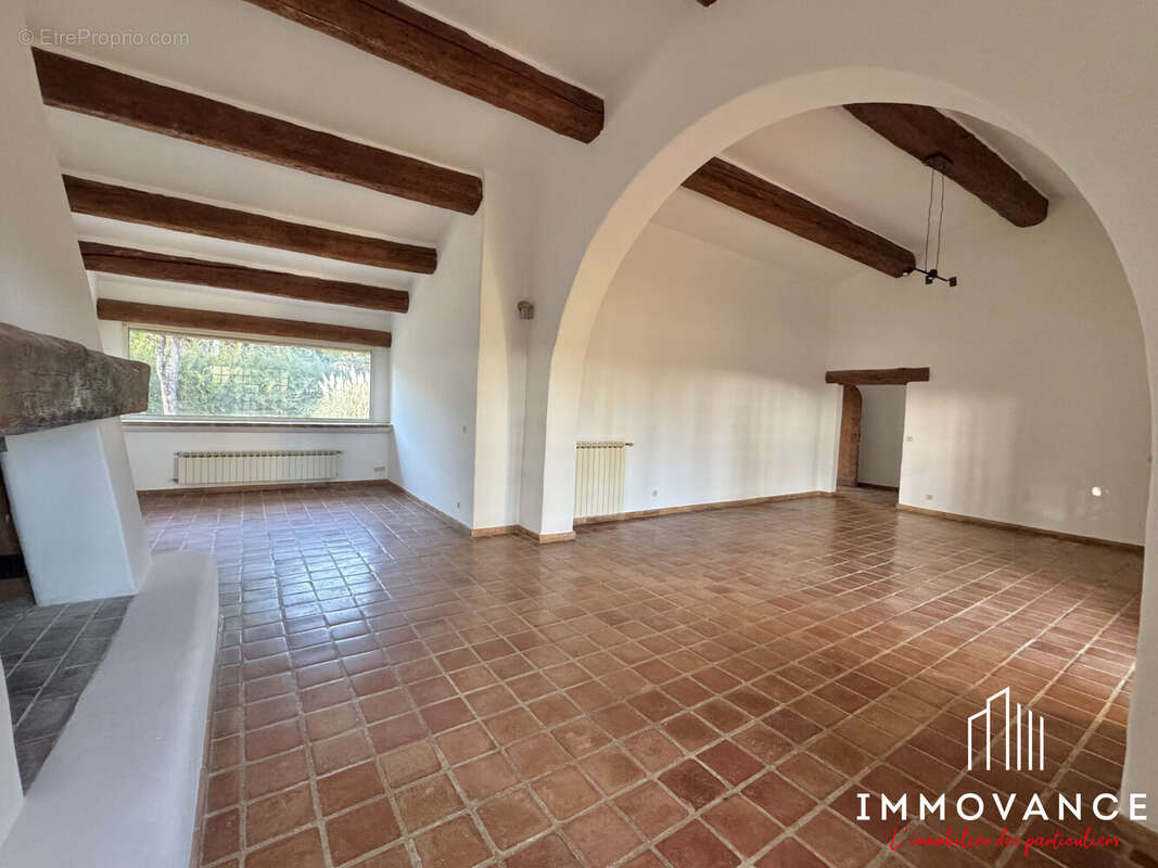 Maison à SAINT-BAUZILLE-DE-MONTMEL