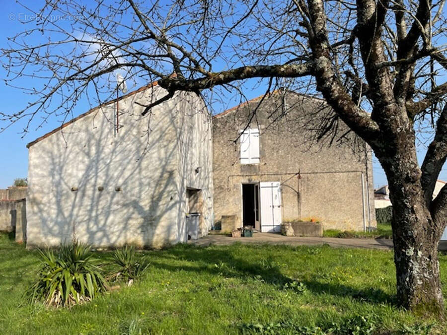 Maison à LONGEVES