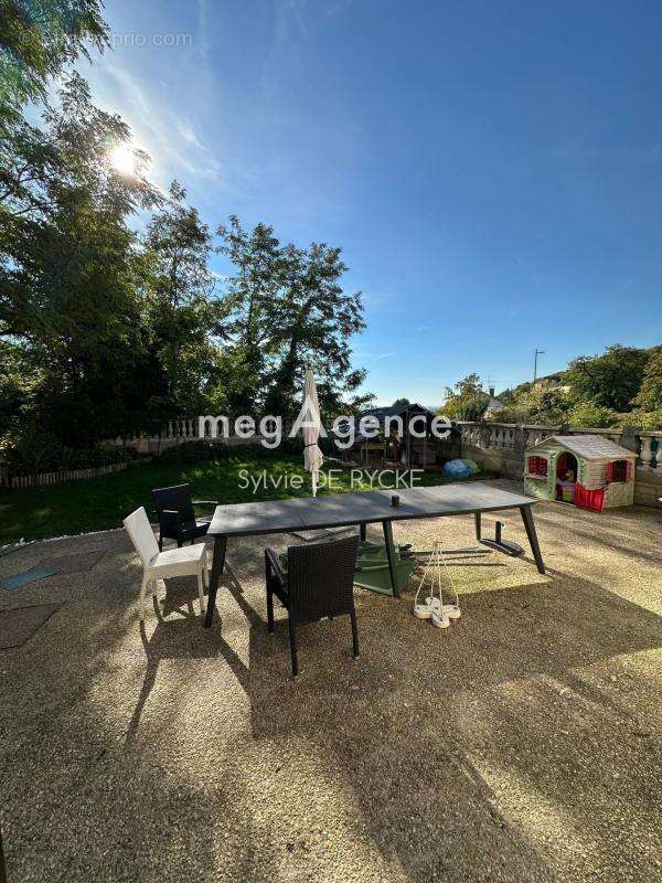 Maison à MONTEREAU-FAULT-YONNE