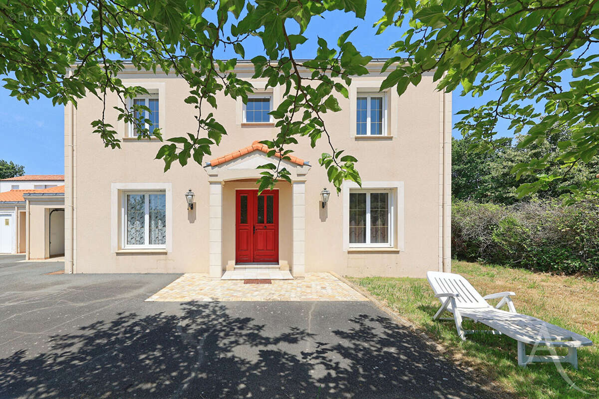 Maison Montaigu centre - photo 2