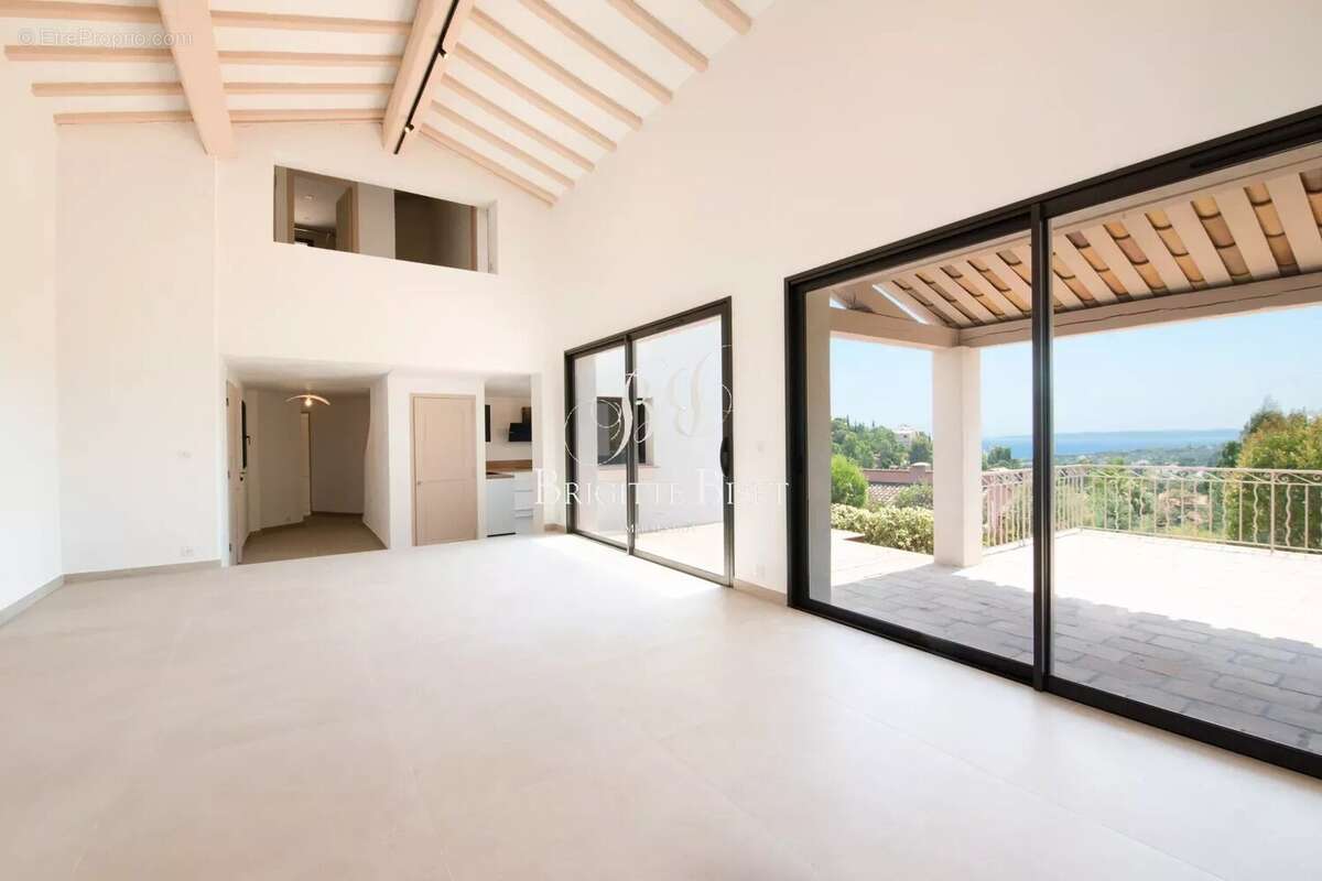 Maison à LES ISSAMBRES