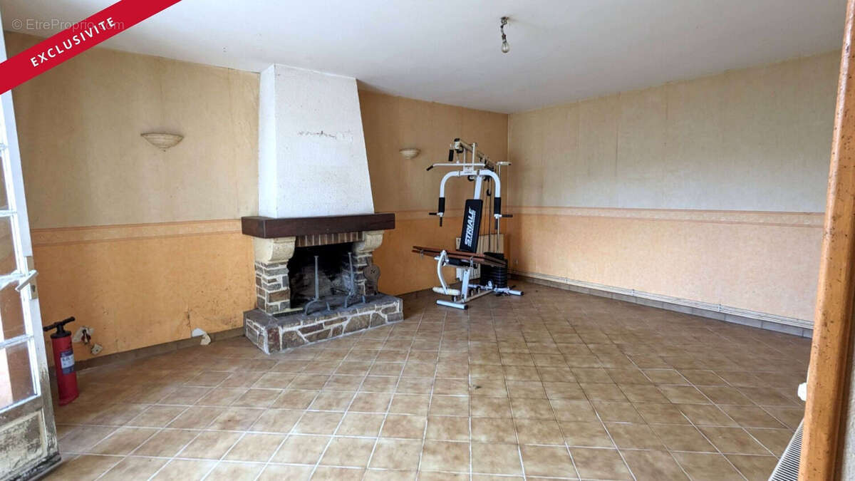 Maison à LA CHAPELLE-BATON