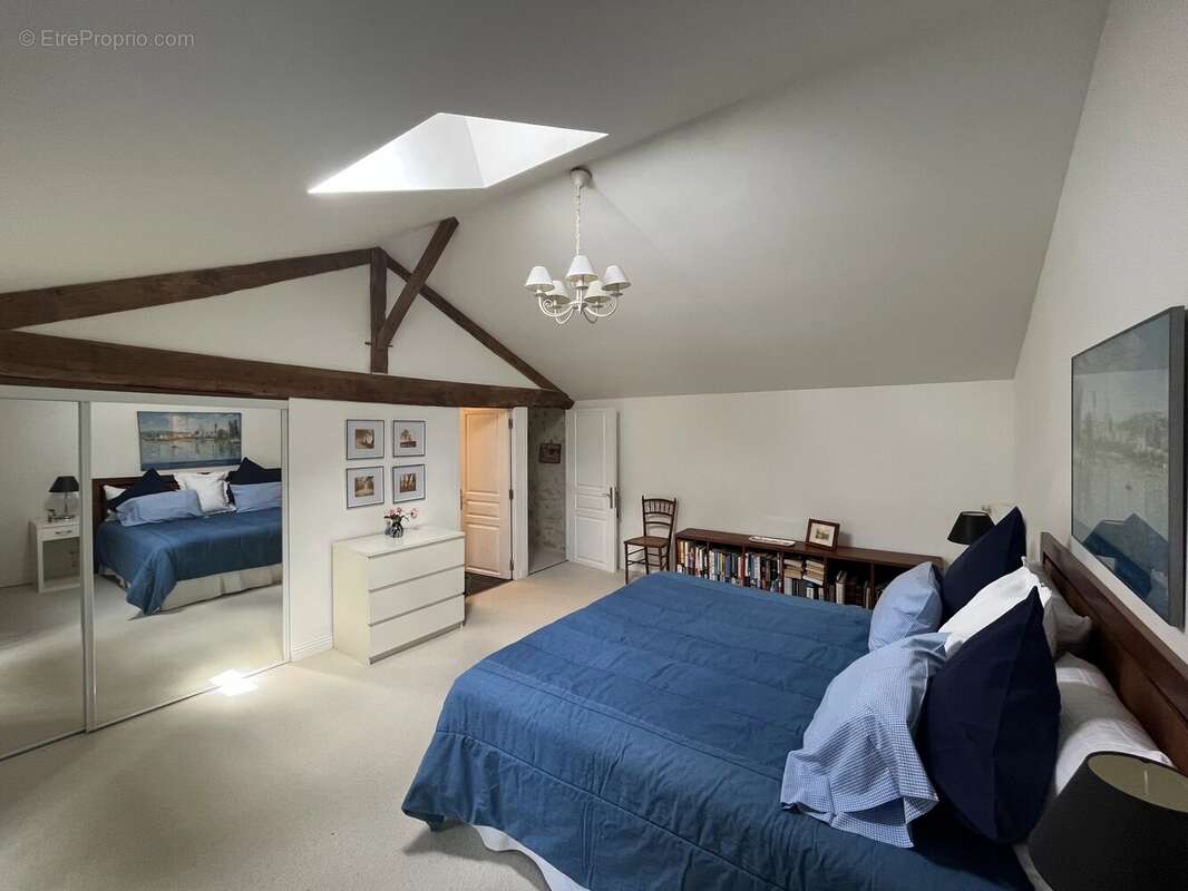 Superbe logement de 2 chambres avec une grande grange et un gîte indépendant à rénover - photo 12