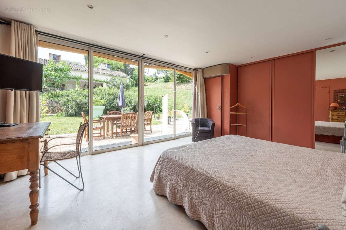 Maison 520 m² à Aigueze  - photo 19