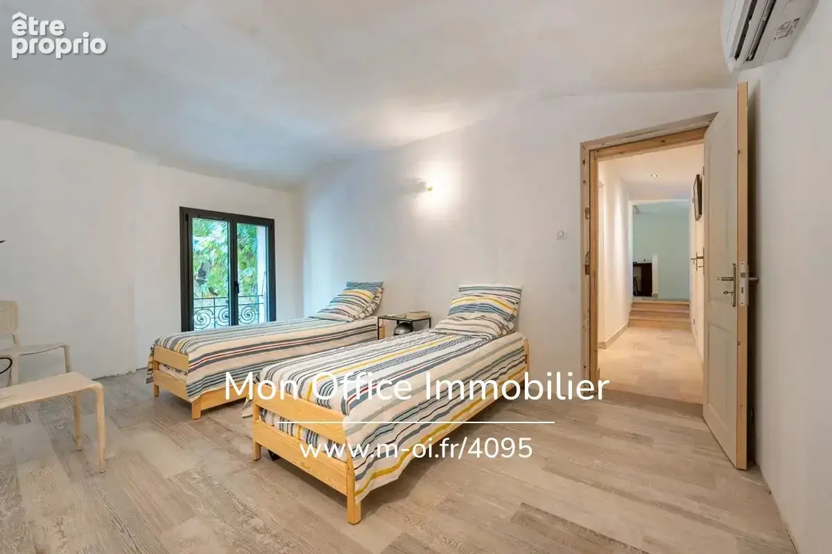 Référence : 7235-SJO - Magnifique Mas de 1739 aux portes d'Aix-en-Provence - piscine- terrain plat arboré de 6400m2- cachet - photo 19
