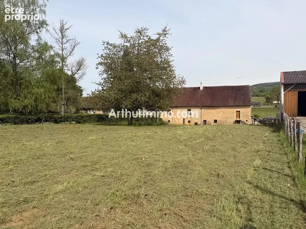 Corps de ferme en pierre a renover – 4 800 m² de terrain – 250 m² de dépendances - photo 27