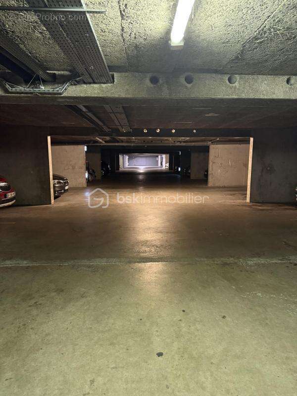 Parking à VILLEURBANNE