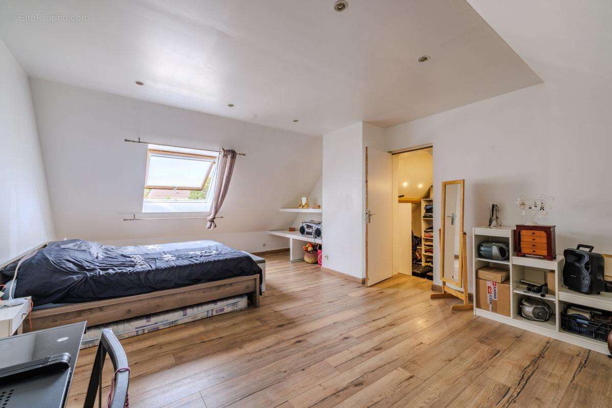 Maison à BONNIERES-SUR-SEINE