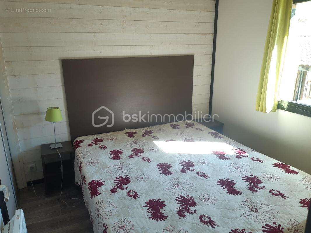 Appartement à SOLLIES-TOUCAS