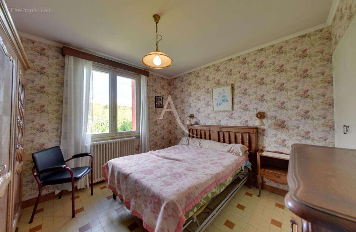 Maison familiale avec fort potentiel et grand jardin - photo 10