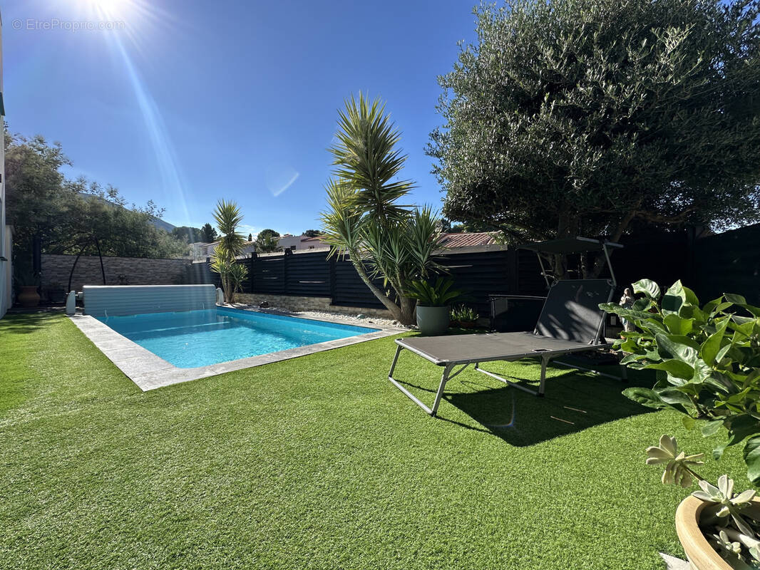 Maison à VILLELONGUE-DELS-MONTS