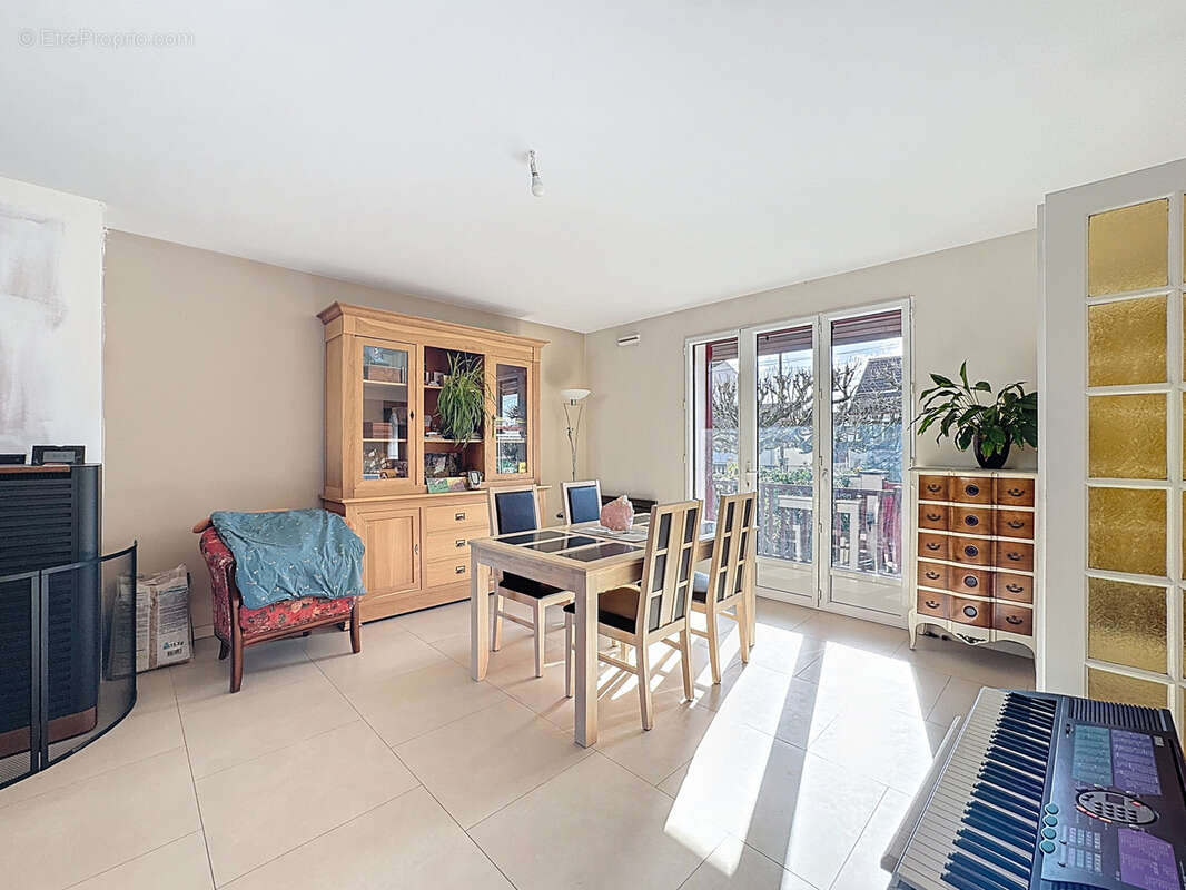 Maison à PARAY-VIEILLE-POSTE