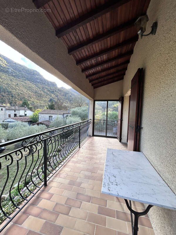 Maison à BEZ-ET-ESPARON