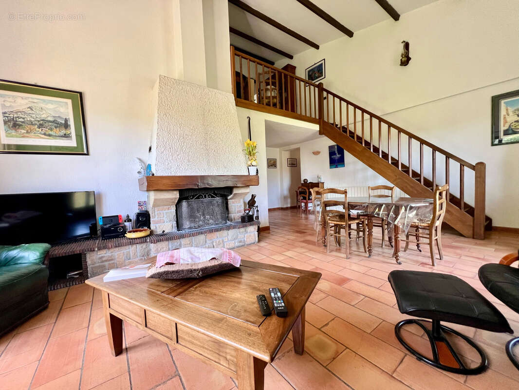 Maison à ROQUEVAIRE