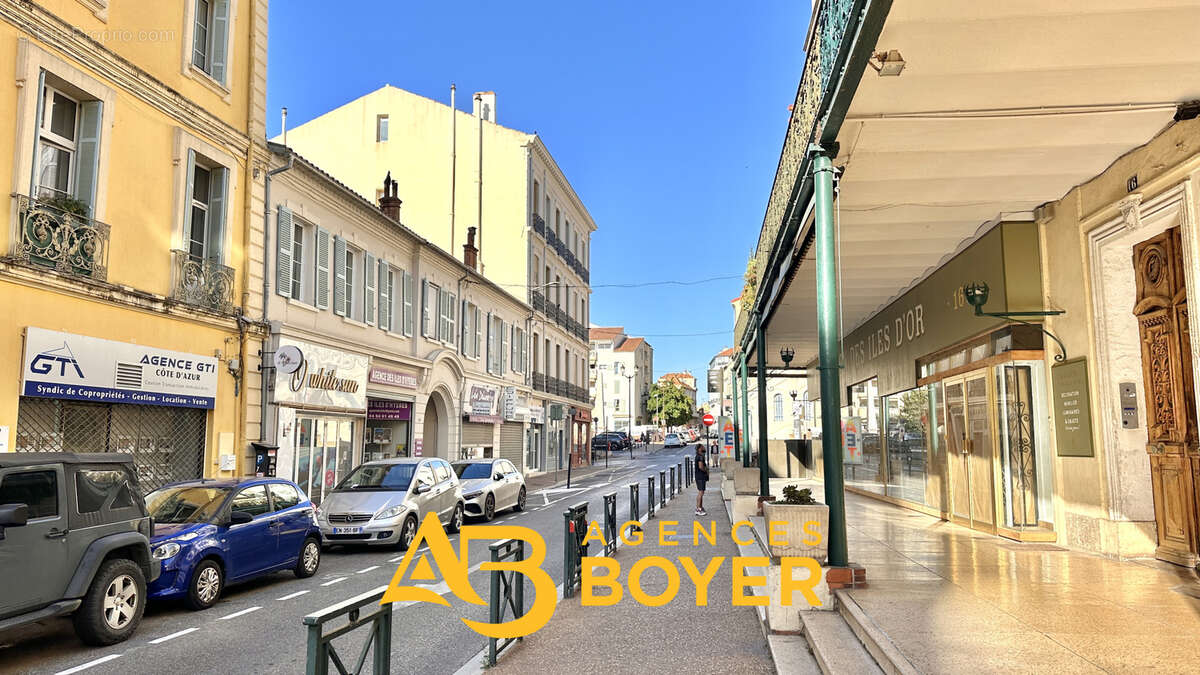 Appartement à HYERES