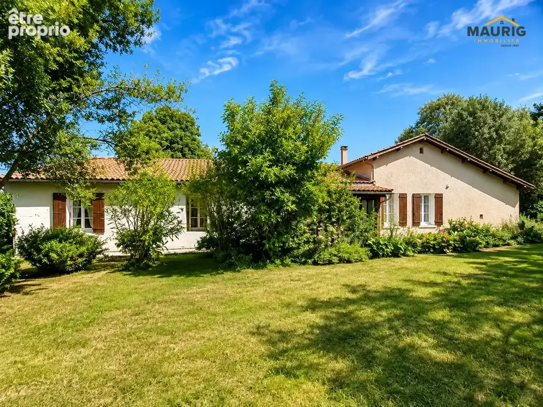 Maison à VIRAZEIL