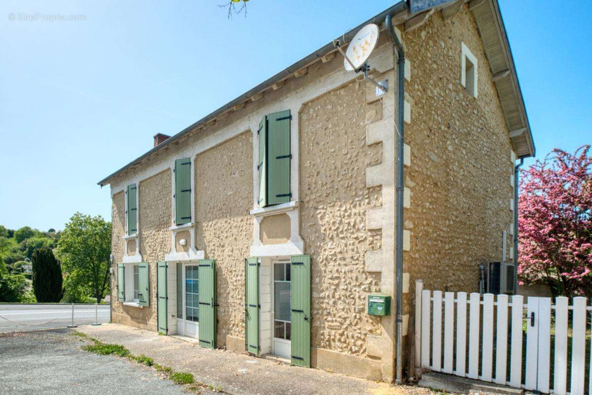 Maison à COURSAC