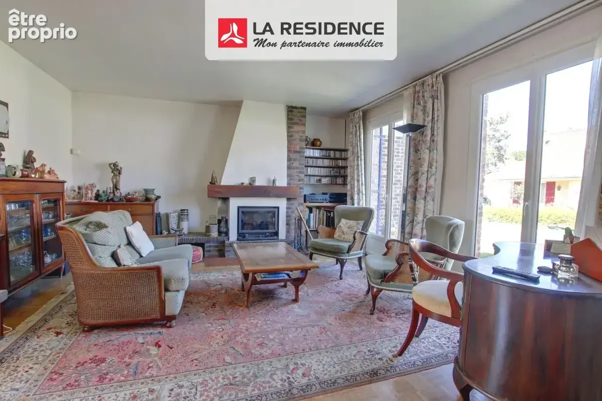 Maison 132 m² à Le Mesnil-Saint-Denis  - photo 2