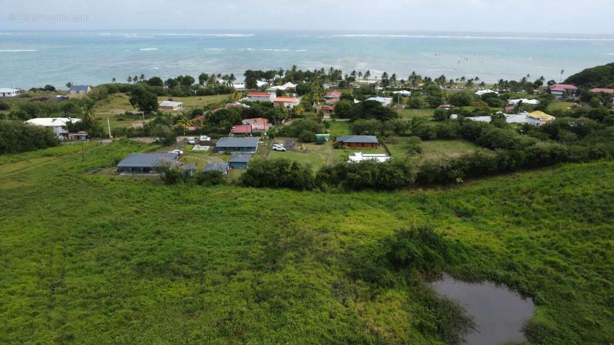 Terrain à LE VAUCLIN