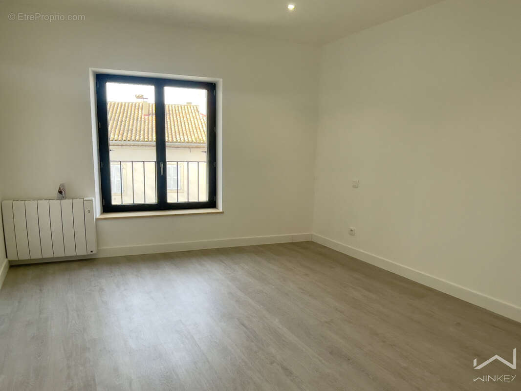 Appartement à SAINTE-CECILE-LES-VIGNES